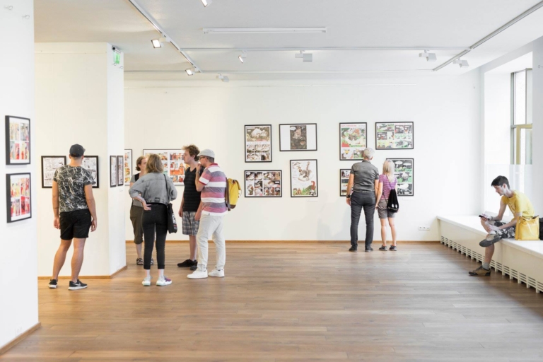 KÖLYKÖK + KÉPREGÉNYEK