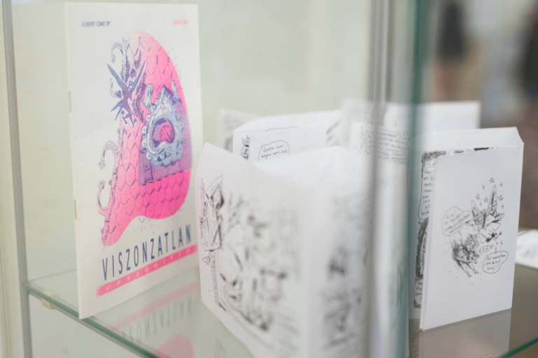 KÖLYKÖK + KÉPREGÉNYEK