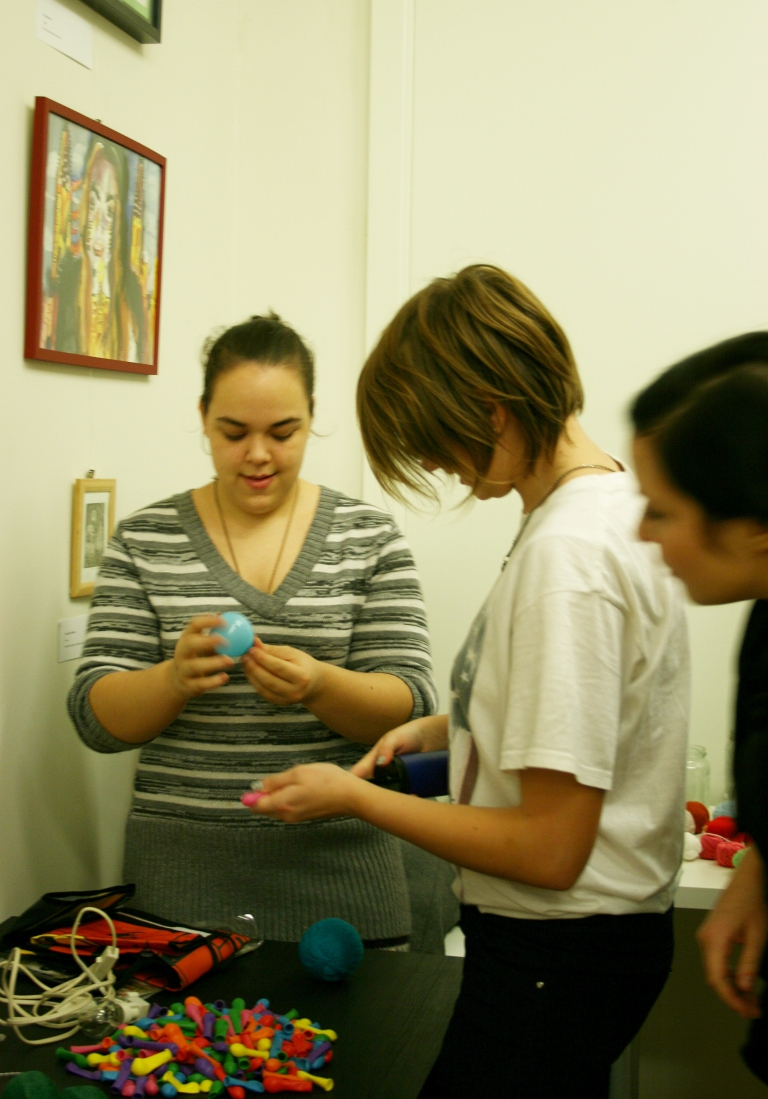 Yarn-lamp-maker workshop