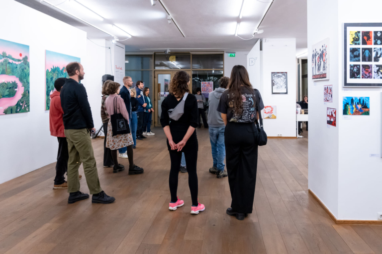 Katalógusbemutató és tárlatvezetés