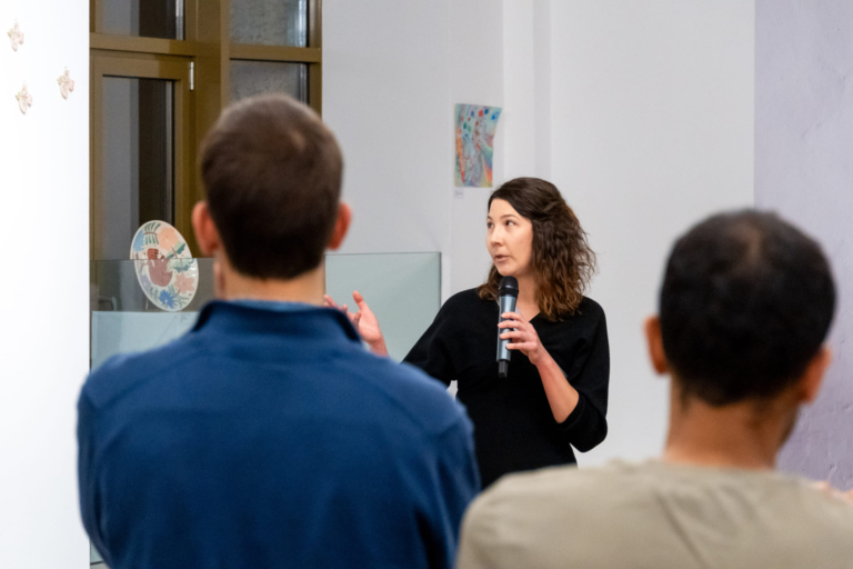 Katalógusbemutató és tárlatvezetés