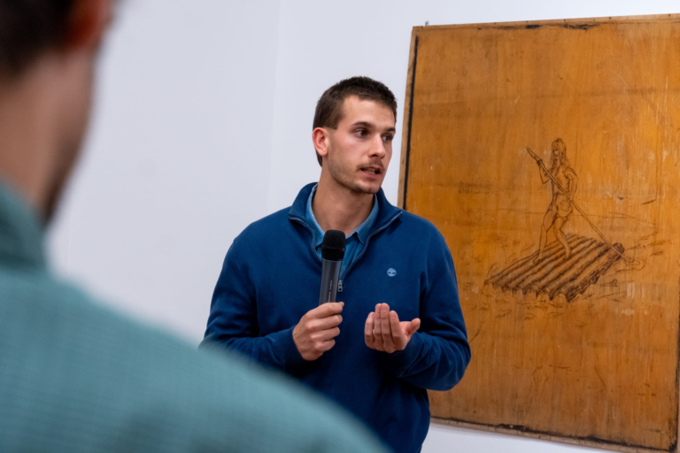 Katalógusbemutató és tárlatvezetés