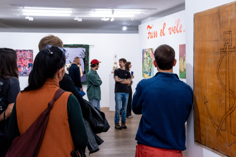 Katalógusbemutató és tárlatvezetés