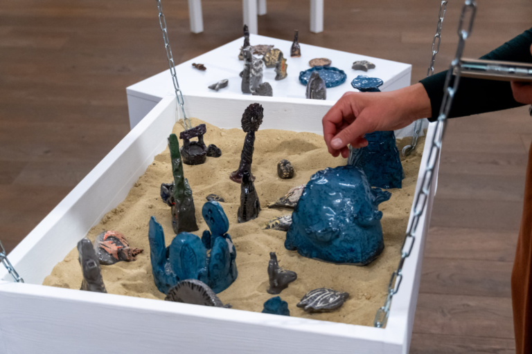 Katalógusbemutató és tárlatvezetés