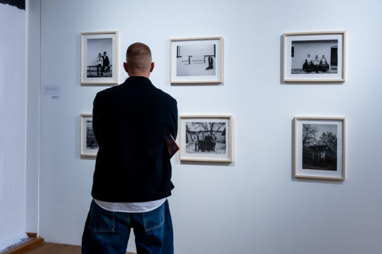 Katalógusbemutató és tárlatvezetés