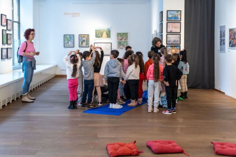 NAGYVÁROSI APRÓSÁGOK