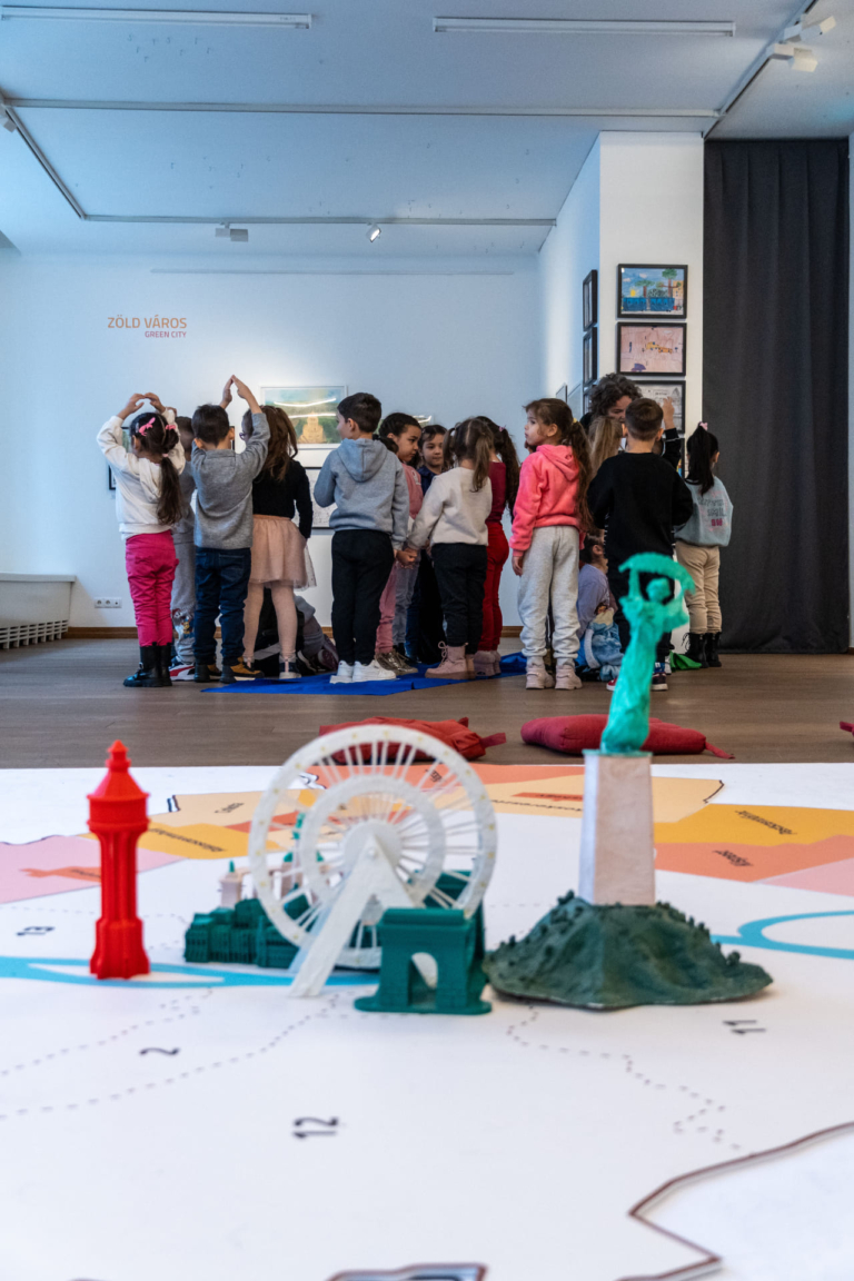 NAGYVÁROSI APRÓSÁGOK