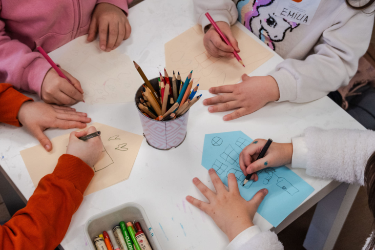 NAGYVÁROSI APRÓSÁGOK