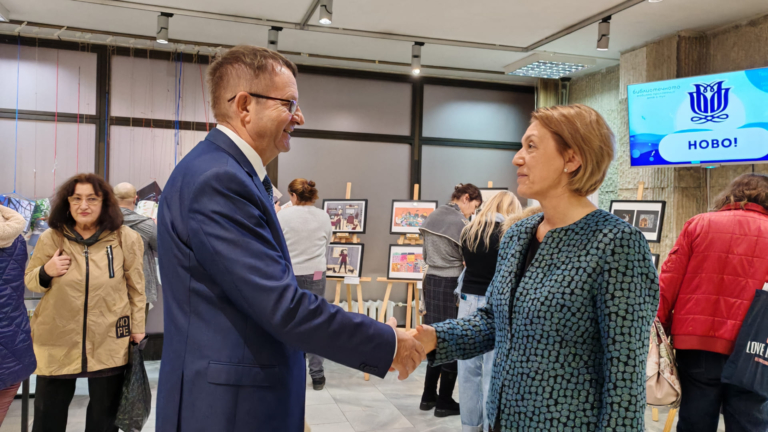 CSUPA-KÉP KÖNYVEK UTAZÓTÁRLAT VÁRNÁBAN