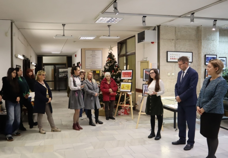 CSUPA-KÉP KÖNYVEK UTAZÓTÁRLAT VÁRNÁBAN