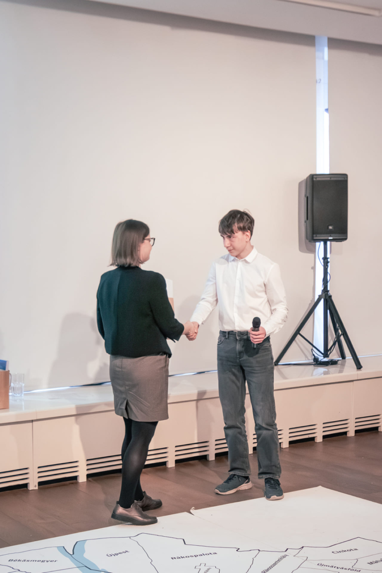 <19 SHAPE YOUR WORLD! 2026