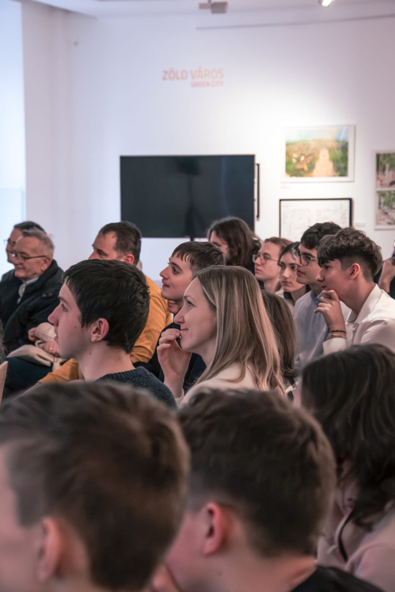 <19 SHAPE YOUR WORLD! 2026