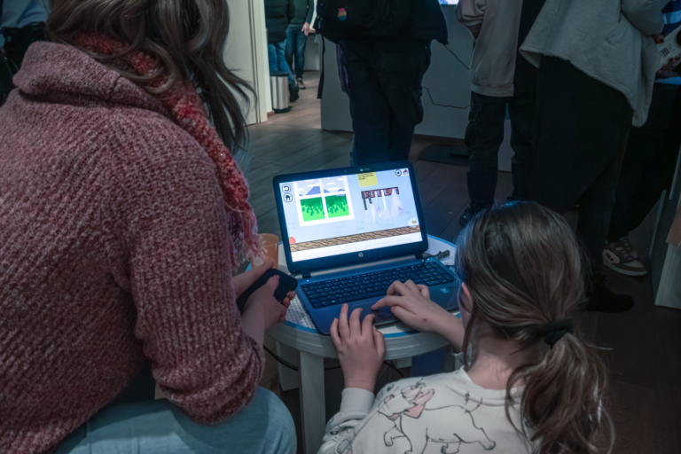 <19 SHAPE YOUR WORLD! 2026