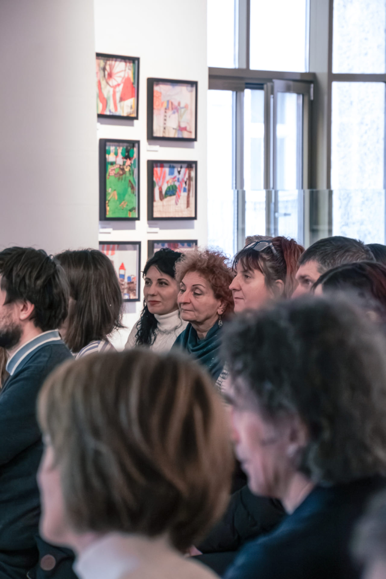 <19 SHAPE YOUR WORLD! 2026