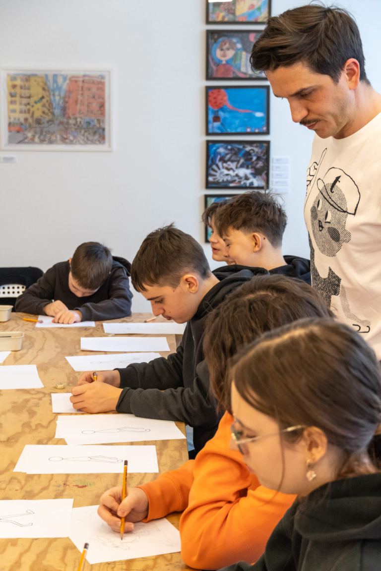 <19 SHAPE YOUR WORLD! 2026