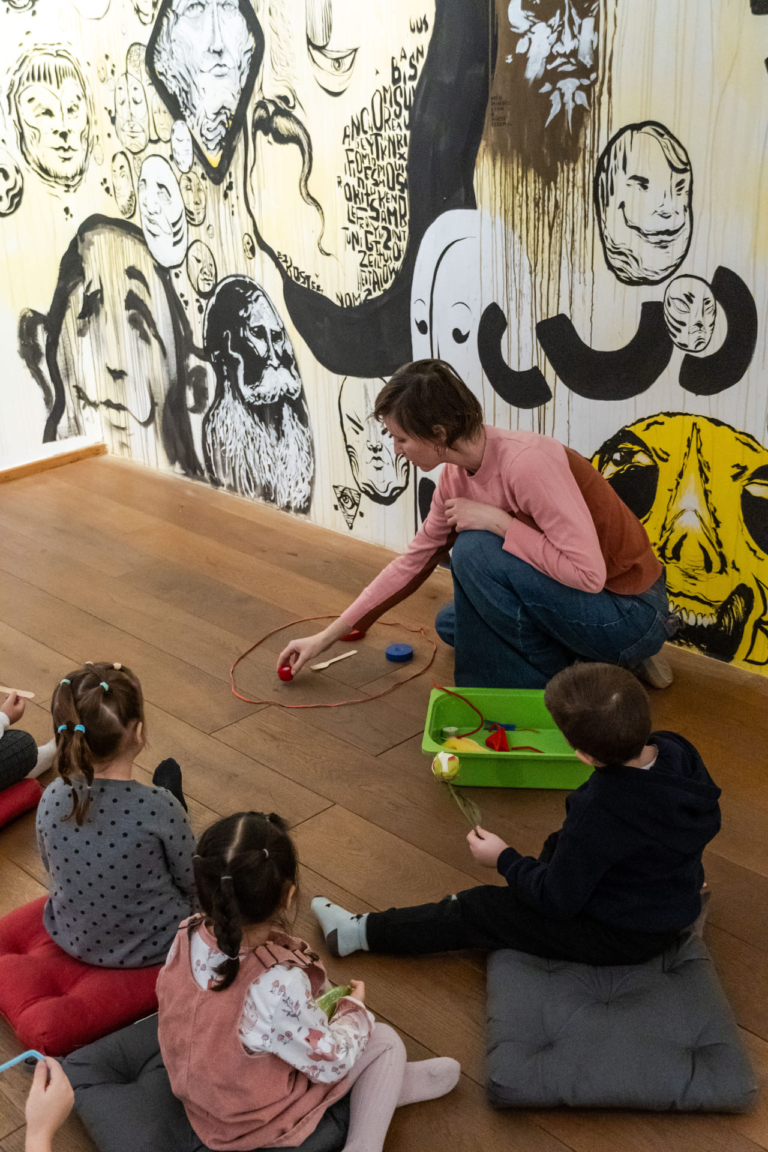 VARÁZSERDŐ SŰRŰJÉBEN