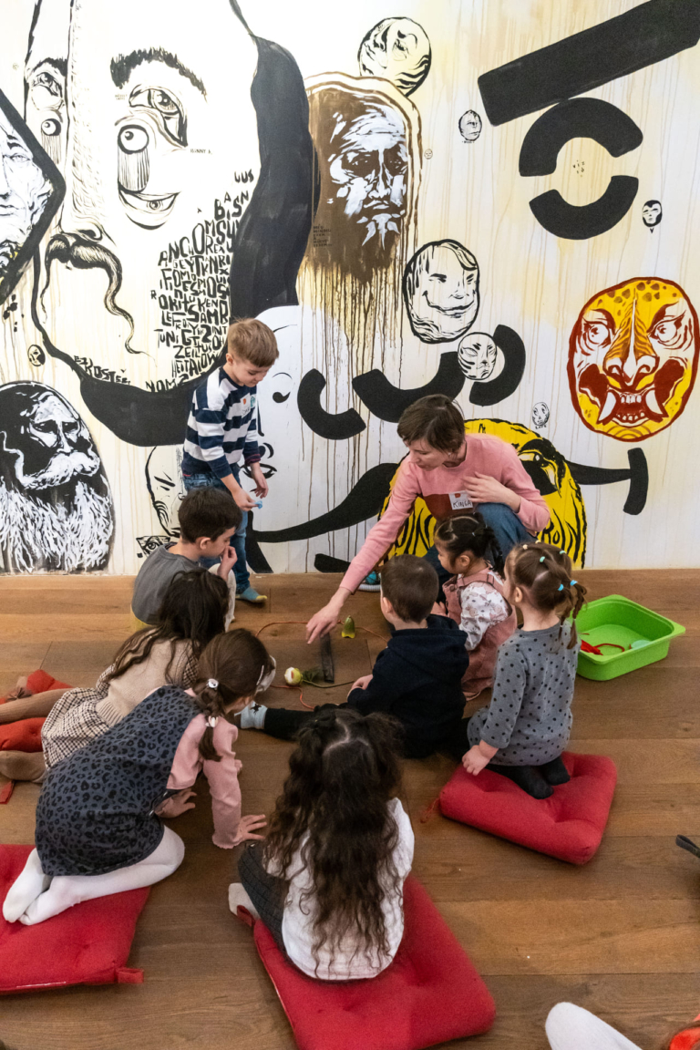 VARÁZSERDŐ SŰRŰJÉBEN