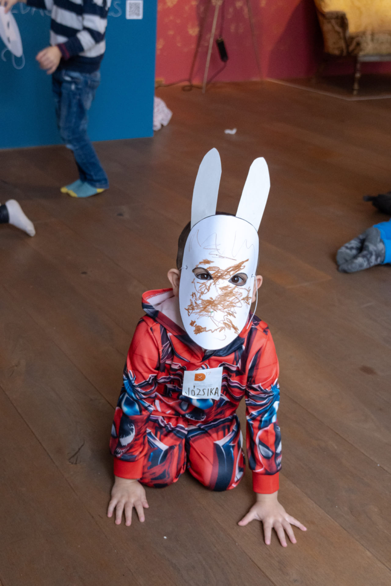 VARÁZSERDŐ SŰRŰJÉBEN