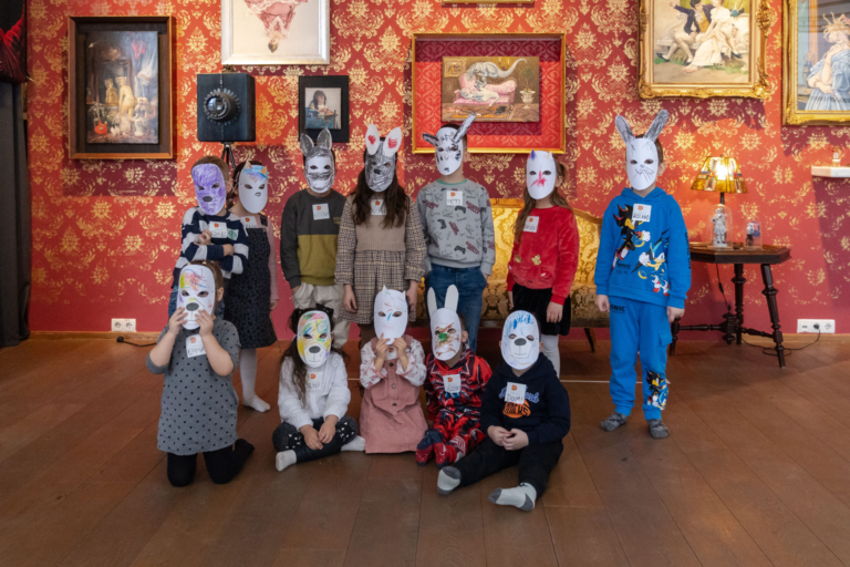 VARÁZSERDŐ SŰRŰJÉBEN