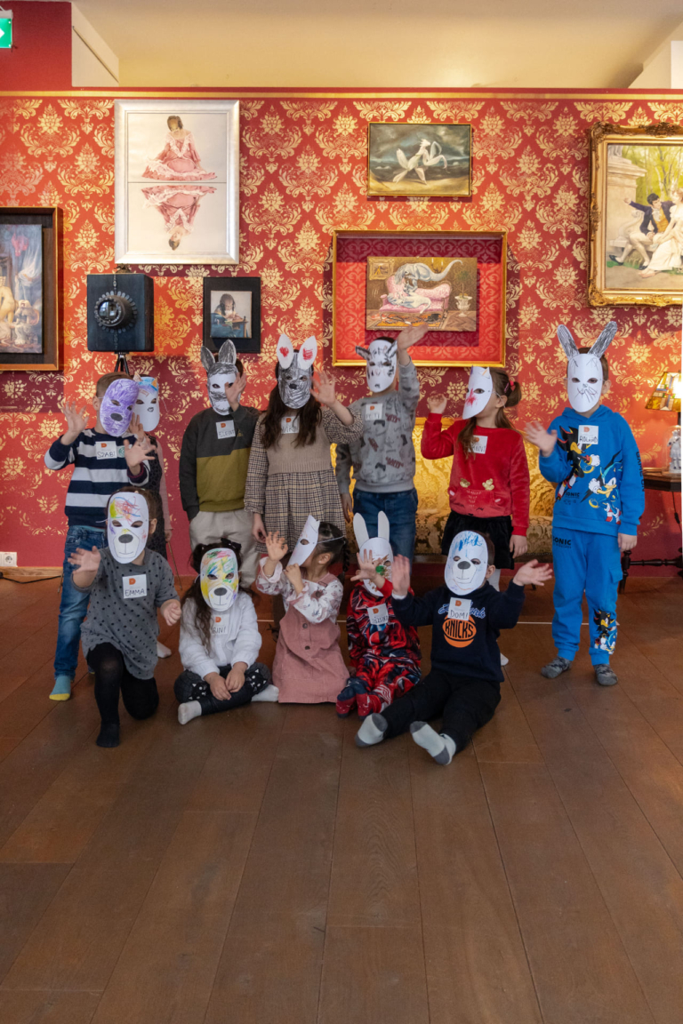 VARÁZSERDŐ SŰRŰJÉBEN