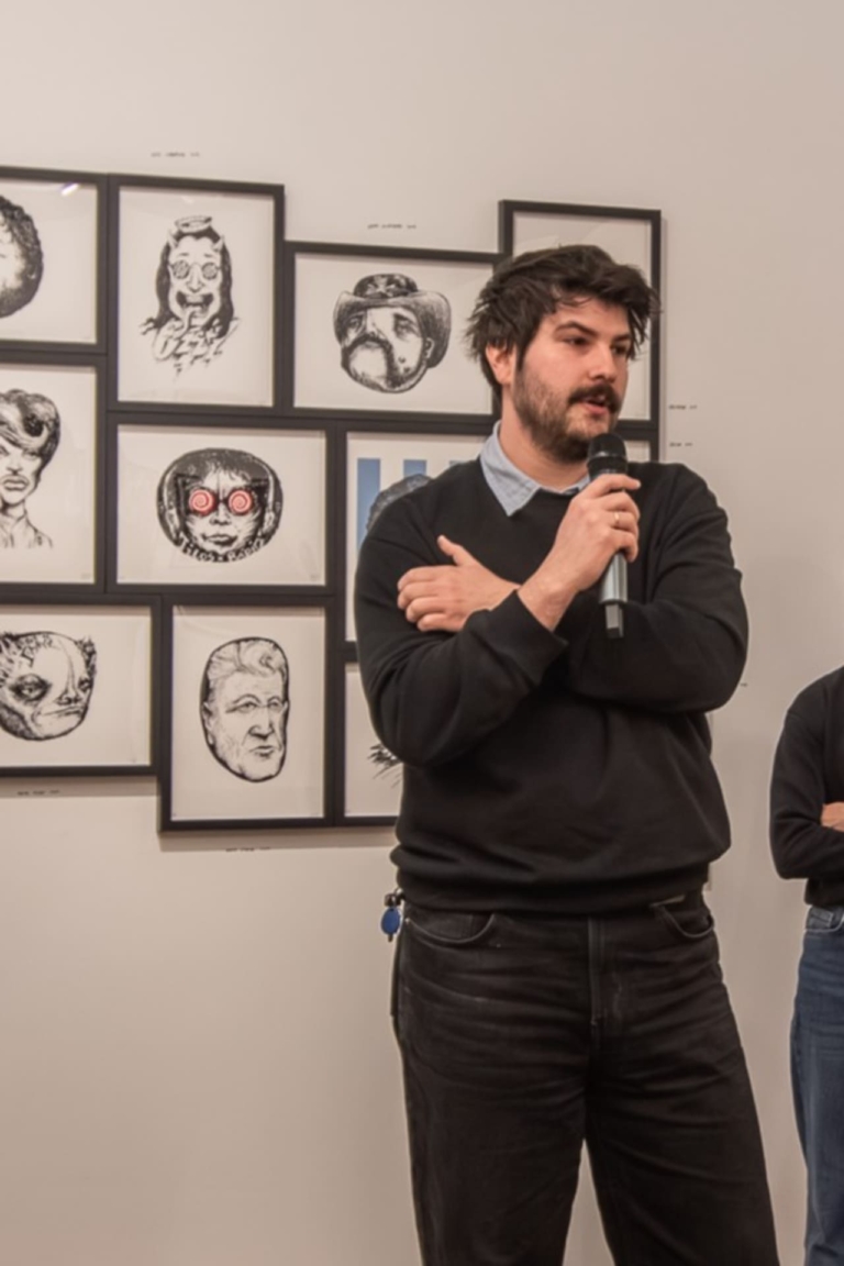 LOWBROW GOES ON – FINISSZÁZS ÉS TÁRLATVEZETÉS