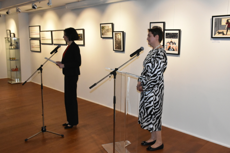 CSUPA-KÉP KÖNYVEK UTAZÓTÁRLAT ZÁGRÁBBAN