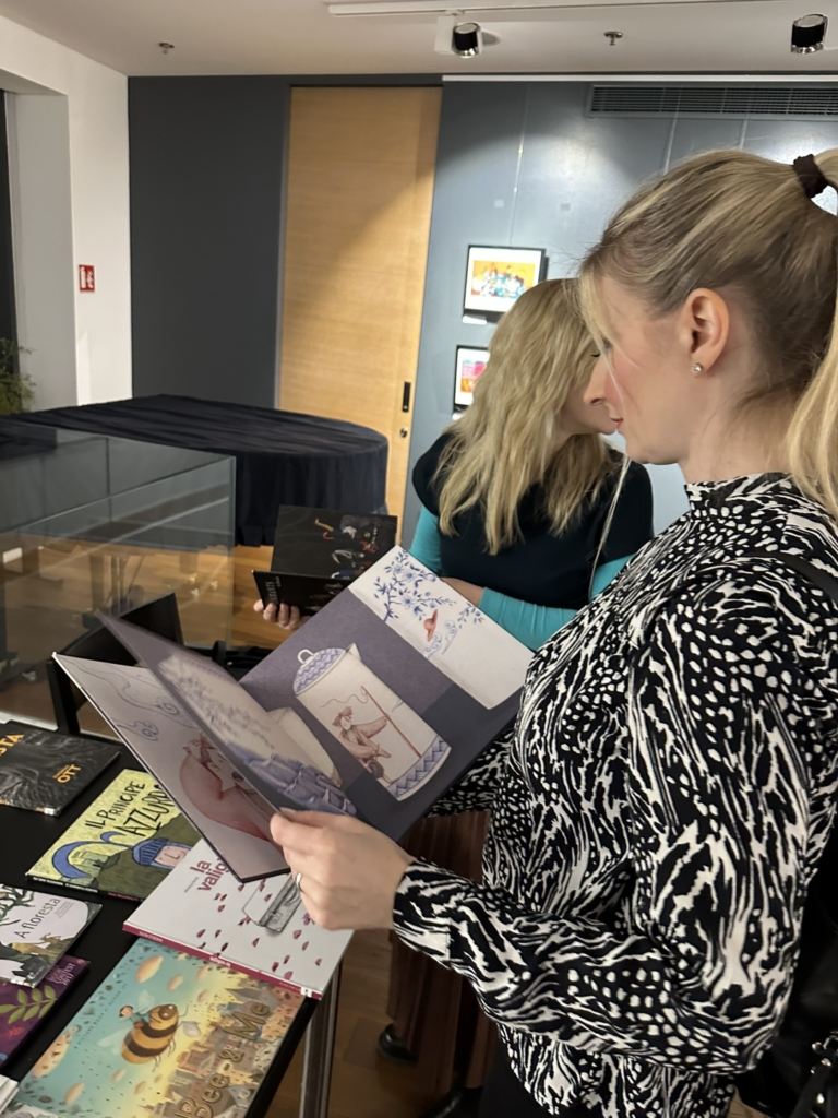 CSUPA-KÉP KÖNYVEK UTAZÓTÁRLAT ZÁGRÁBBAN