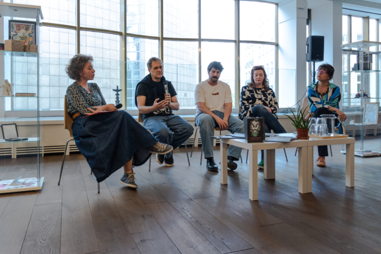 LOWBROW GOES ON – KATALÓGUSBEMUTATÓ ÉS KEREKASZTAL-BESZÉLGETÉS