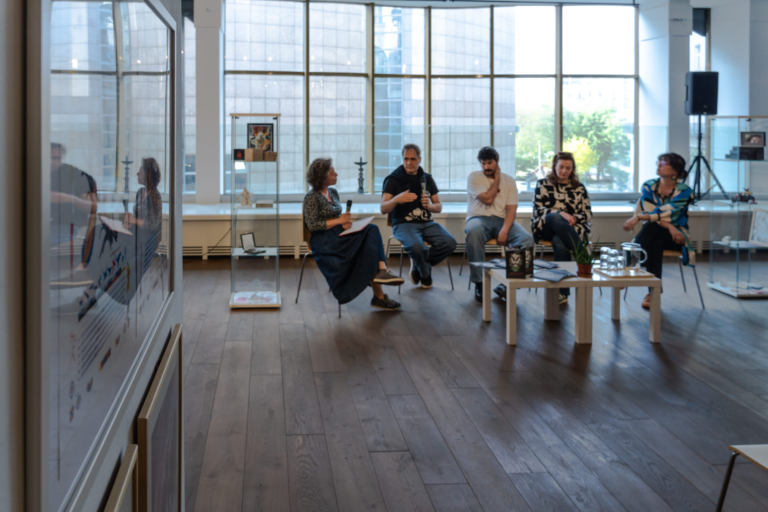 LOWBROW GOES ON – KATALÓGUSBEMUTATÓ ÉS KEREKASZTAL-BESZÉLGETÉS