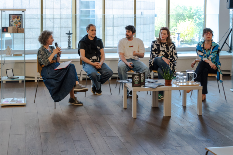 LOWBROW GOES ON – KATALÓGUSBEMUTATÓ ÉS KEREKASZTAL-BESZÉLGETÉS