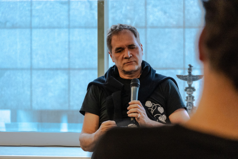 LOWBROW GOES ON – KATALÓGUSBEMUTATÓ ÉS KEREKASZTAL-BESZÉLGETÉS