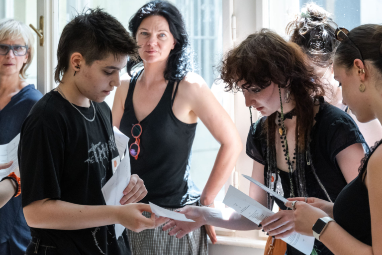 DO YOU HAVE A KNACK FOR ART? INTERNATIONAL COMPETITION