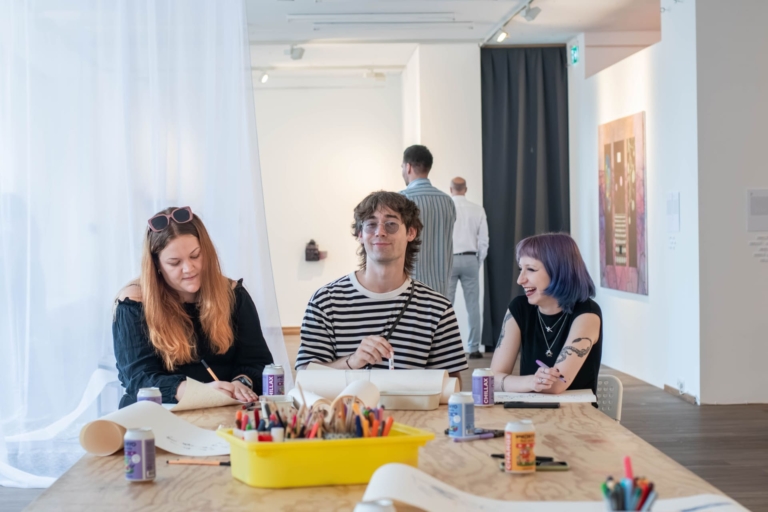 #STAYCONNECTED – Finisszázs